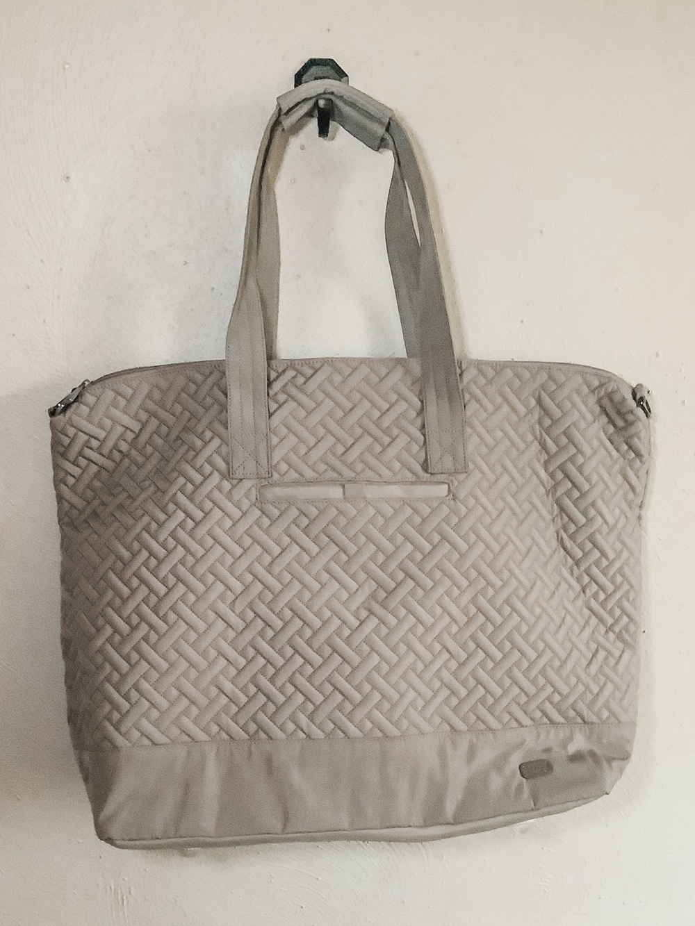 NWT Lug Aerial Quilted Tote Bag in Pearl - Women's Carryall